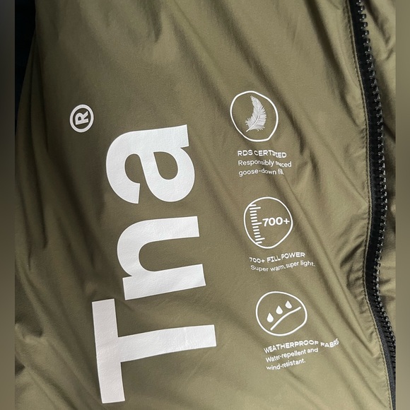 Aritzia The Super Puff - Picture 6 of 6